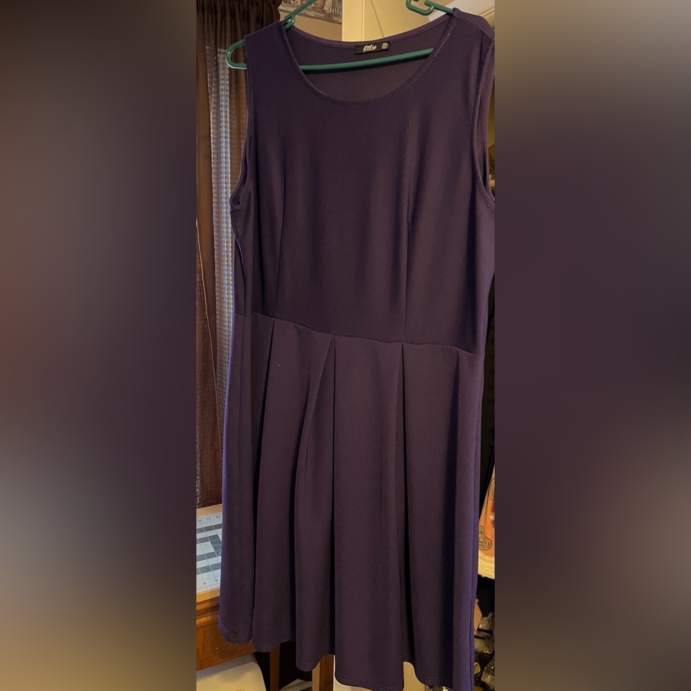 Zulily Brand Lily Sleeveless Midi Dress in Deep Plum